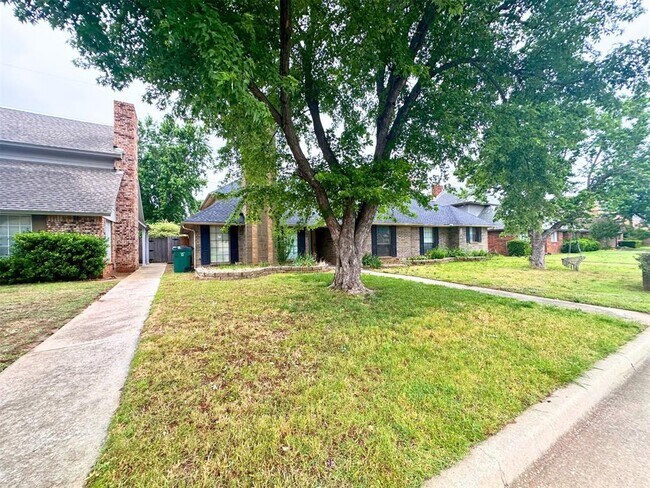 Building Photo - 6913 N Spinnaker Ln