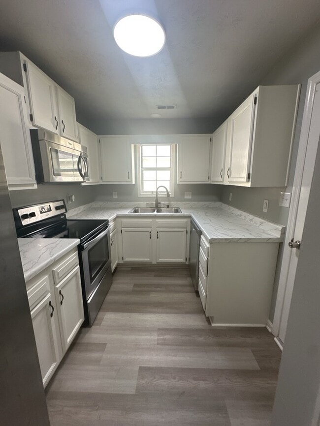 Building Photo - Beautiful 3 Bedroom, 2 Bath Home-3013 Steeple Chase Ct.