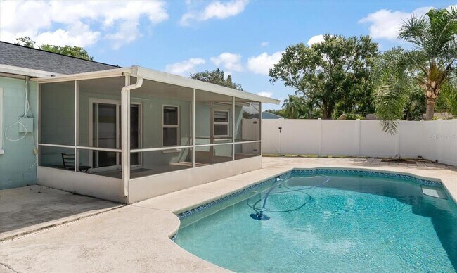 Building Photo - 5726 Ridgestone Dr