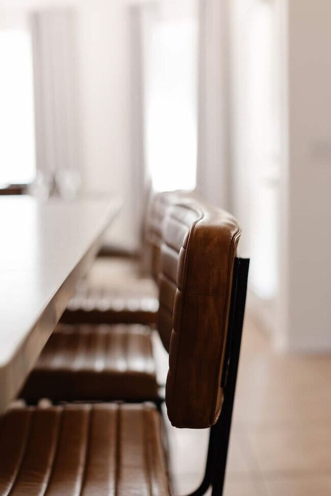 Building Photo - 2372 E Sequoia Dr