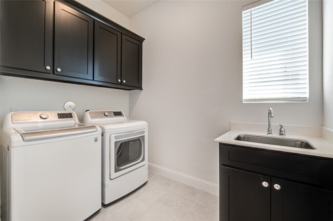 Building Photo - 625 Cape Capri Dr