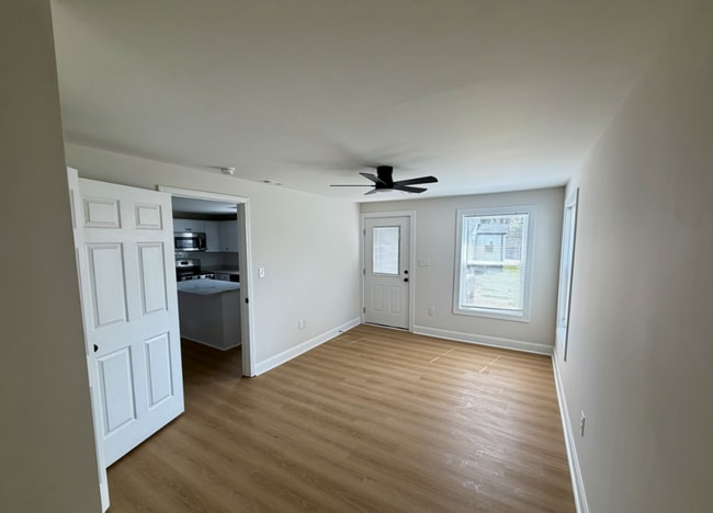 Building Photo - CHARMING RANCH STYLE HOME AVAILABLE NOW!