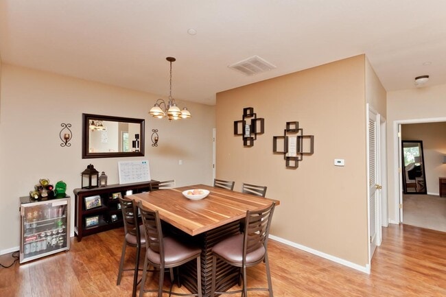 Building Photo - 2485 Fountainhead Blvd