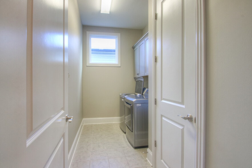 Building Photo - 9112 Keats St