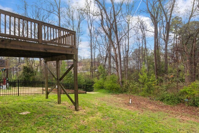 Building Photo - Spacious Home near Downtown Apex!