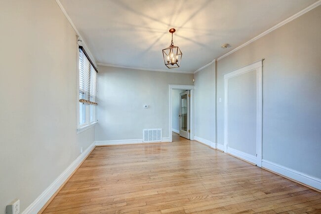 Building Photo - RARE OPPORTUNITY 1,200 SF ± Apartment in T...