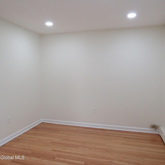 Building Photo - 5 Sunset Dr