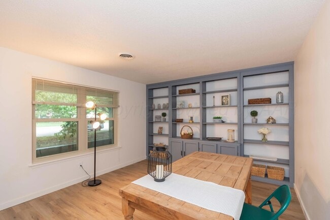 Building Photo - 3301 Palmetto Trail