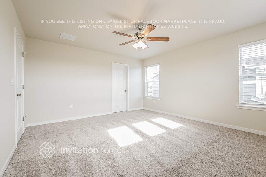 Building Photo - 850 Mesic Ln