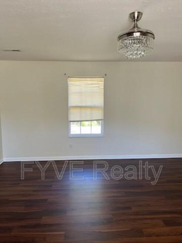 Building Photo - 2426 Middlebrook Ridge Ln