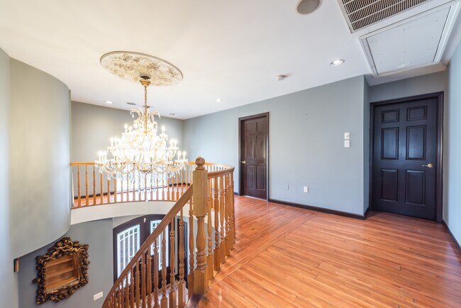 Building Photo - 53 Edward Ave