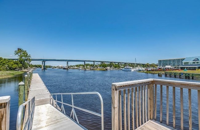 Building Photo - 137 Marblehead Dr