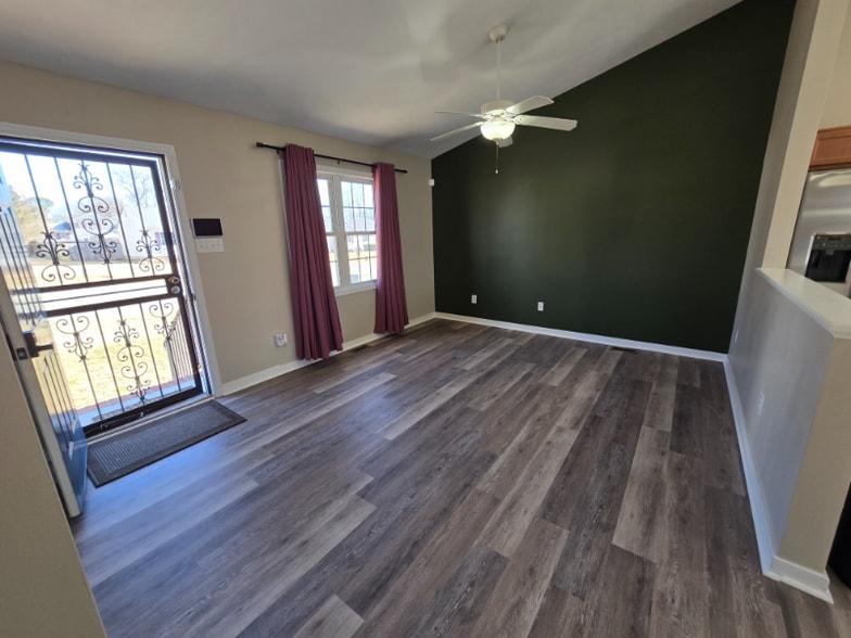 Building Photo - 4612 Raspberry Patch Ln