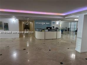 Building Photo - 800 Parkview Dr