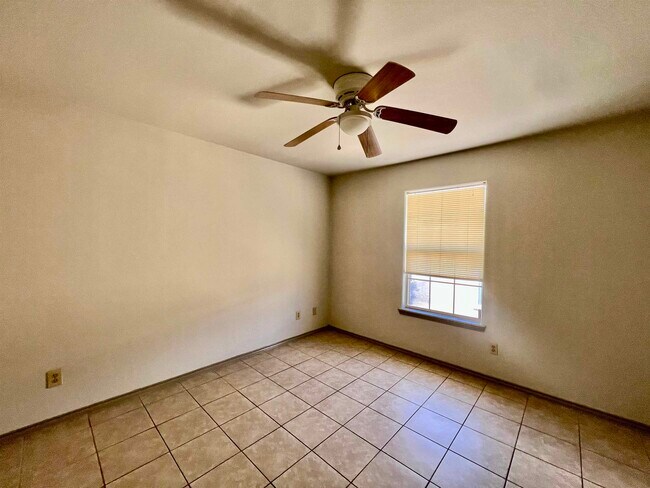 Building Photo - 507 Shiloh Dr
