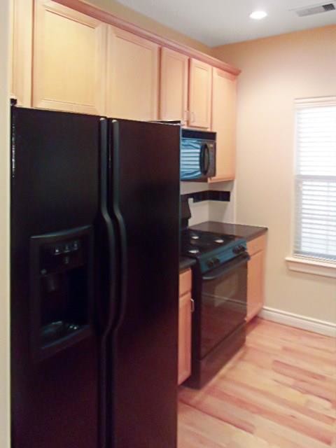 Building Photo - 2939 Clinton Dr