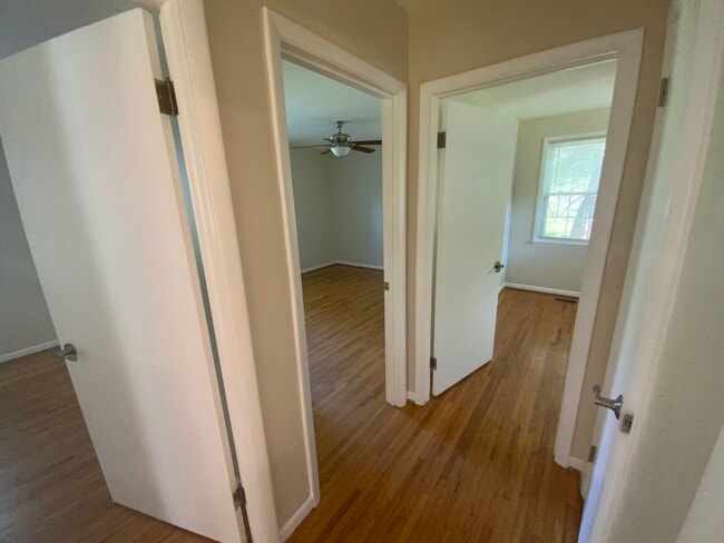 Building Photo - 962 Draughon Dr