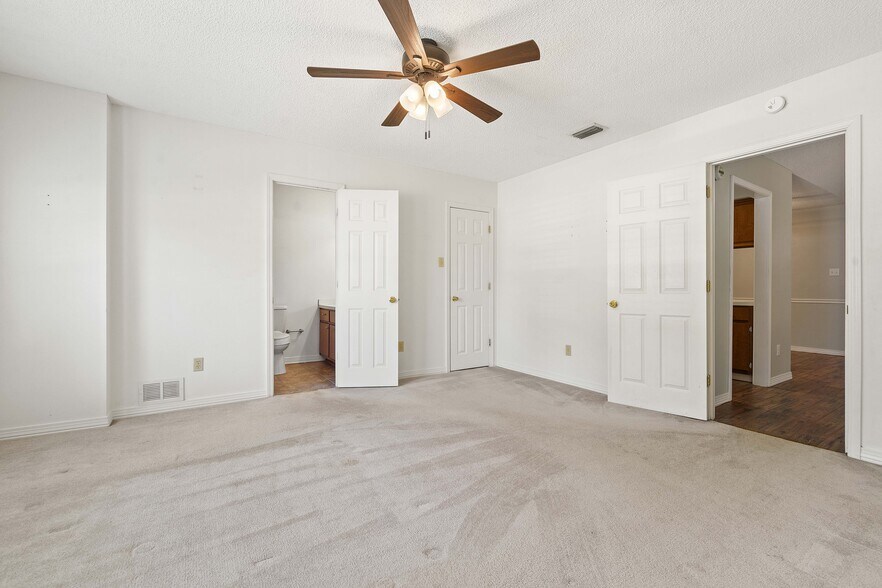 Building Photo - 6355 Burnham Wood Pl