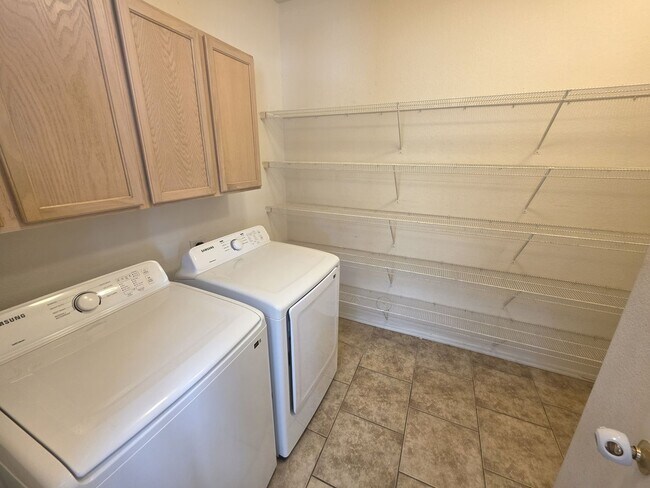 Building Photo - 30469 N Plantation Dr
