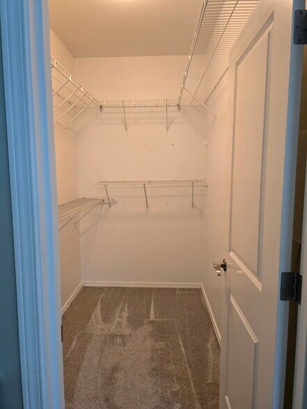 master closet - 454 Shelton Pl NE