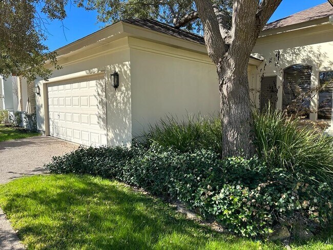Building Photo - 2610 Vineyard Loop