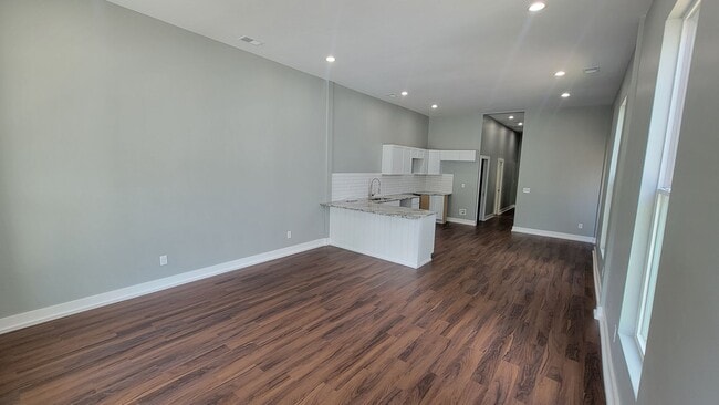 Building Photo - Your Dream Home In Shelby Park