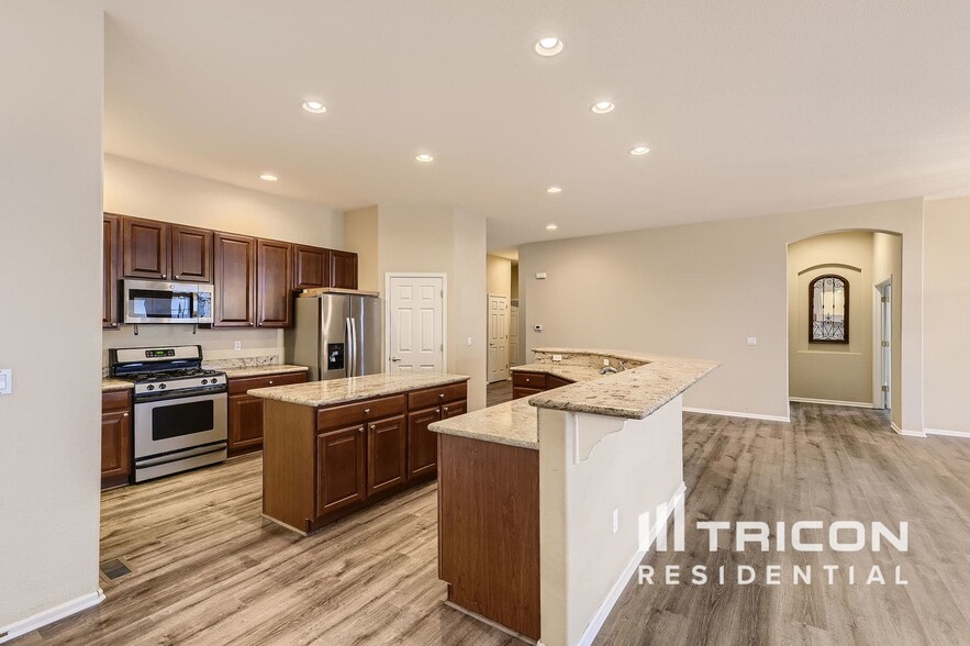 Building Photo - 7302 Serena Dr