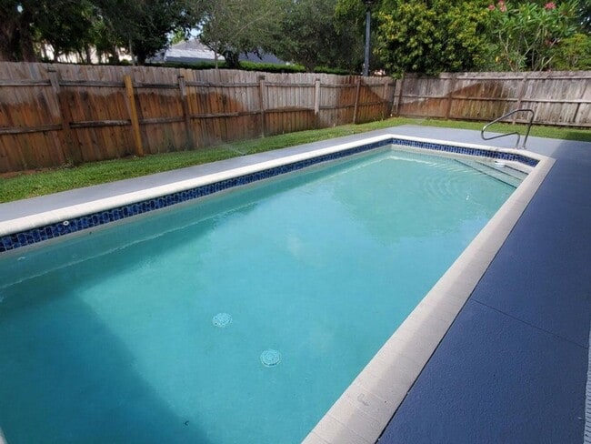 Building Photo - 4497 Sugar Pine Dr