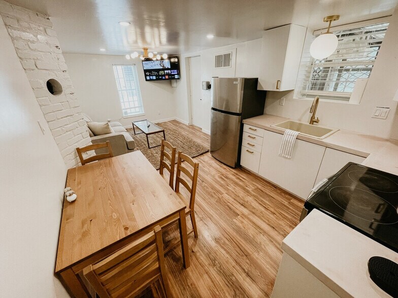 Building Photo - 3225 Colcord Ave