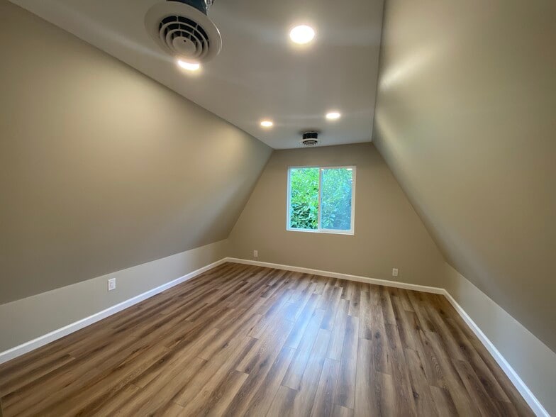 Bedroom - 71 Goose Hollow Rd