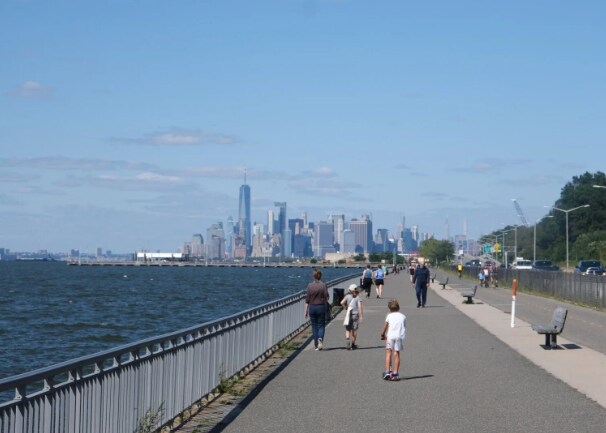 Building Photo - 533 66th St