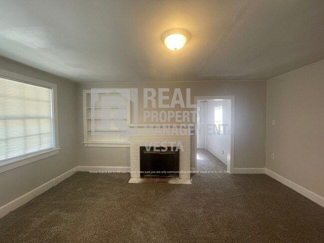 Building Photo - 1626 Selma Pl