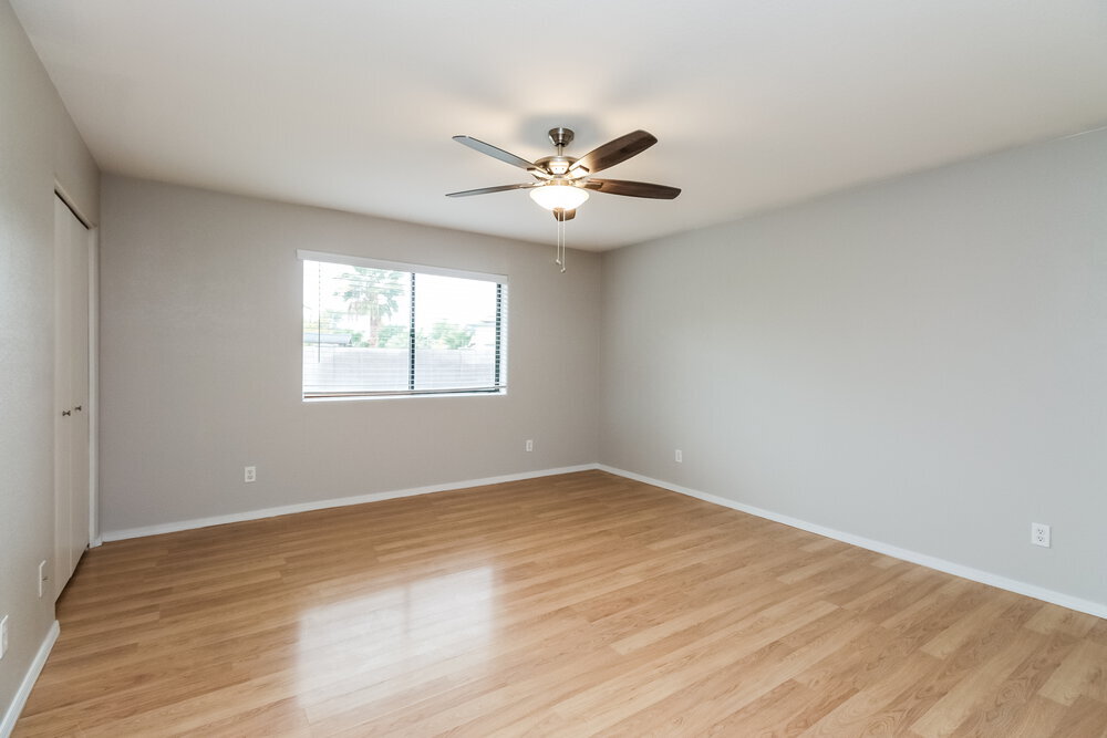 Building Photo - 1136 N Cottonwood Ct