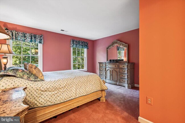 Building Photo - 9454 Newbridge Dr