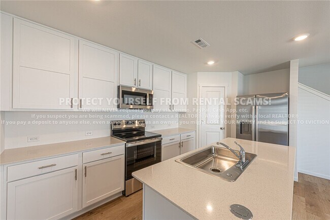 Building Photo - 611 Marsol St