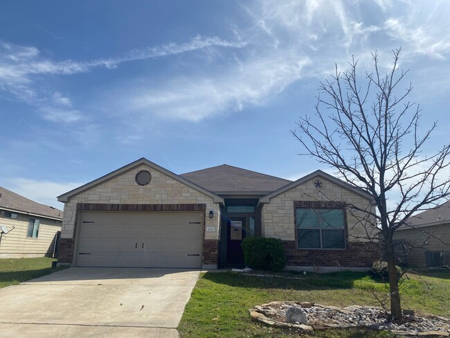 Primary Photo - 3 Bedroom Conveniently Located
