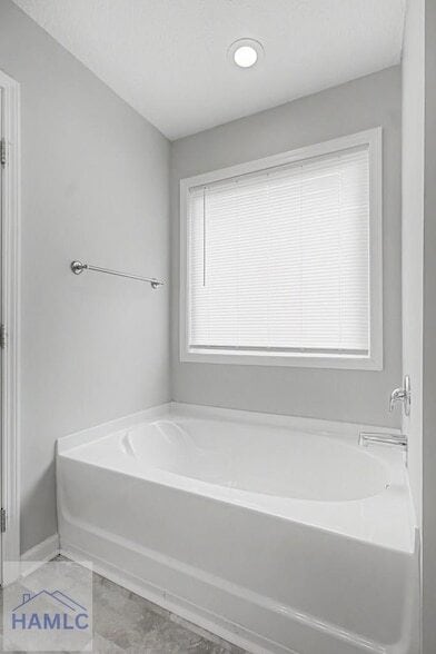 Building Photo - 18 Sunflower Cir NE