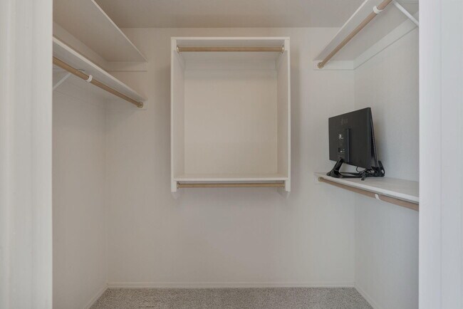 Building Photo - 7351 Sidewinder Dr NE