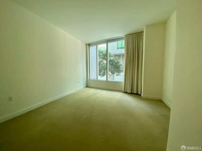 Building Photo - 301 Main St