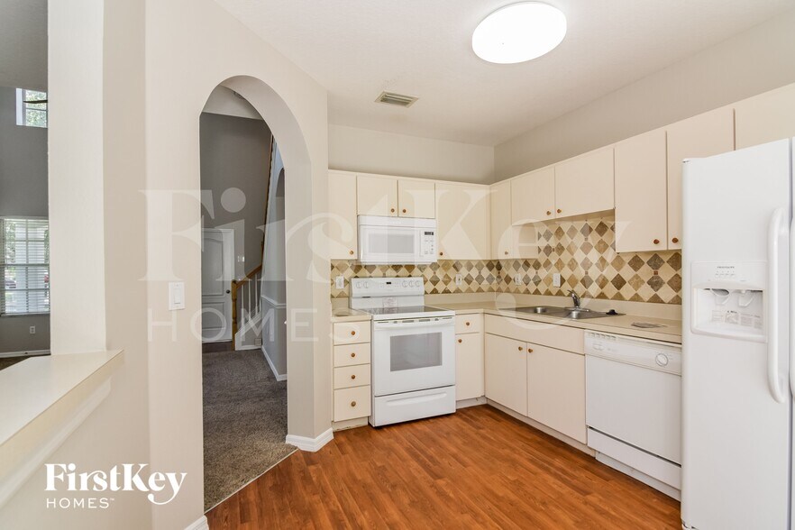 Building Photo - 18136 Birdwater Dr