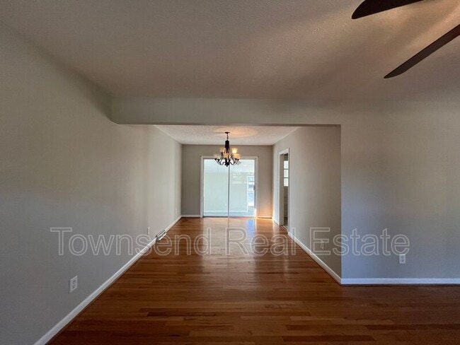 Building Photo - 5313 Hampton Rd