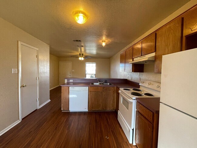 Building Photo - 1108 Leslie Cir