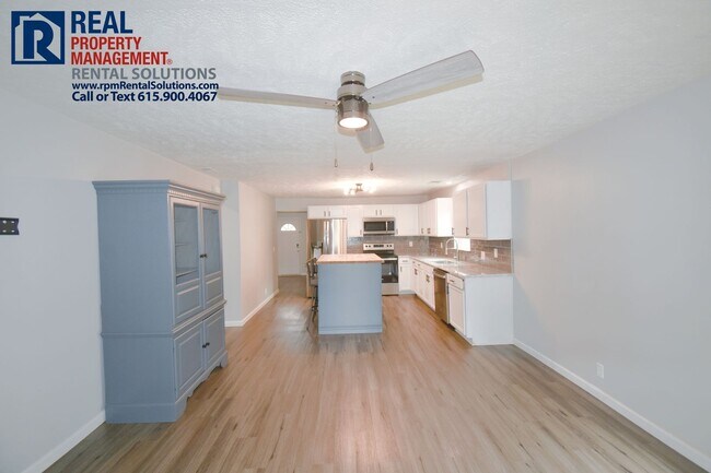 Building Photo - Adorable fenced in 3 bd 2 ba home in Murfr...