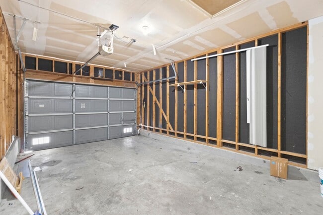 Building Photo - 9711 Arcade Ridge