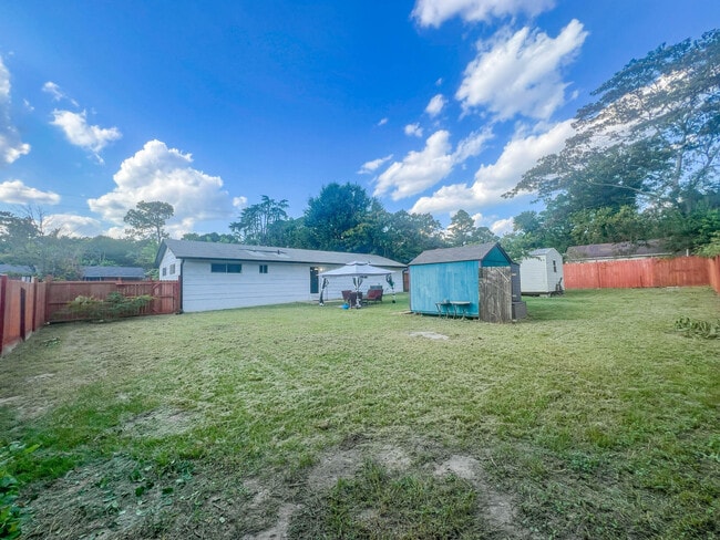 Building Photo - 3518 Redd Dr