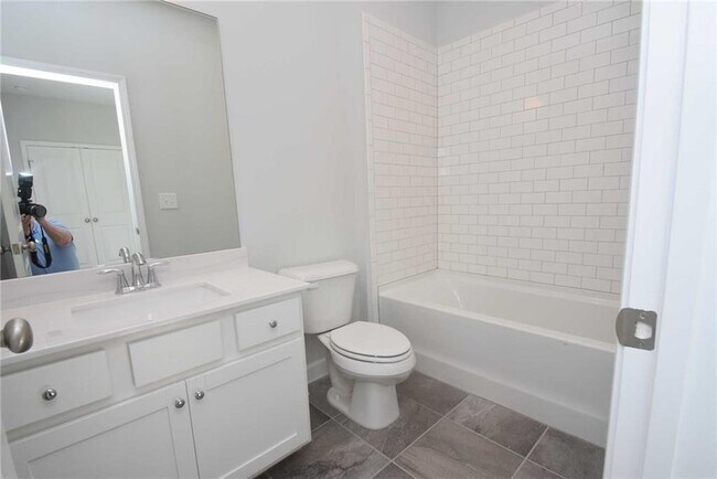 Building Photo - 2861 Boone Dr