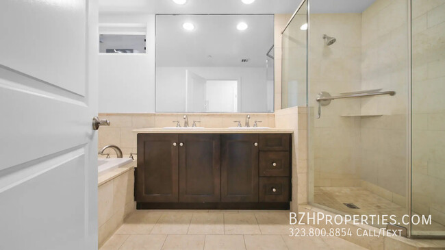 Building Photo - Beautiful 2 Bedroom Condo In Pico/Beverly ...