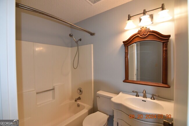 Building Photo - 145 Woodhaven Dr