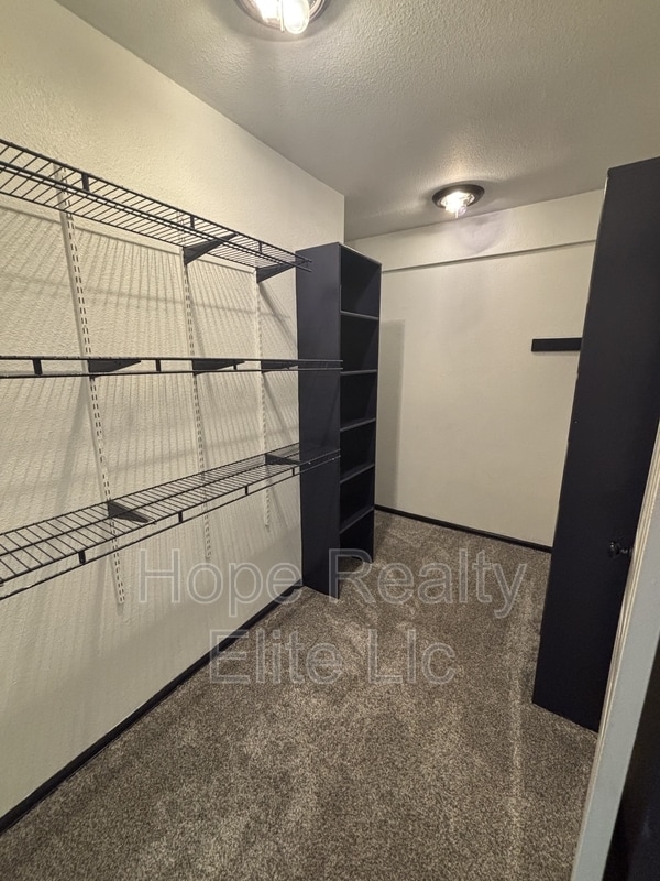 Building Photo - 2079 Sussex Ln