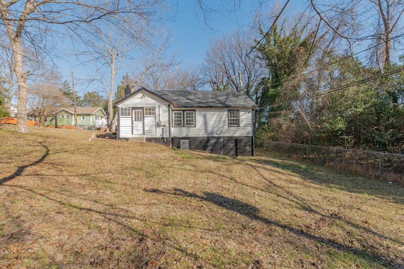 Building Photo - 1317 W 4th St